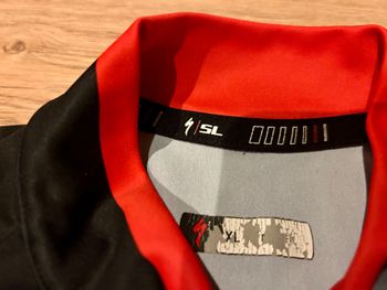 Used Specialized Bunda Jacket 2021 bike — image 3 of 4