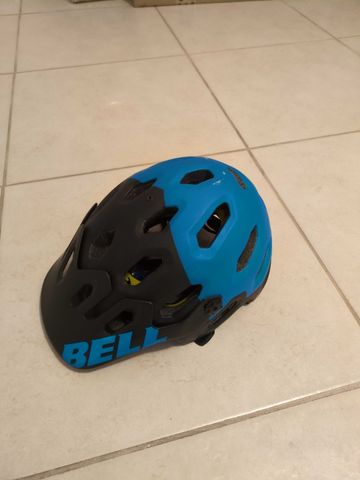 Käytetty Bell Super 2R MIPS 2015 Cycling Accessories