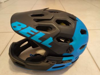Used Bell Super 2R MIPS 2015 bike — image 3 of 3