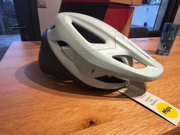 Used Specialized Camber MIPS Helmet 2025 bike — image 5 of 5