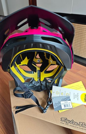 Troy Lee Flowline MIPS 2025 bike d'occasion — image 2 sur 4