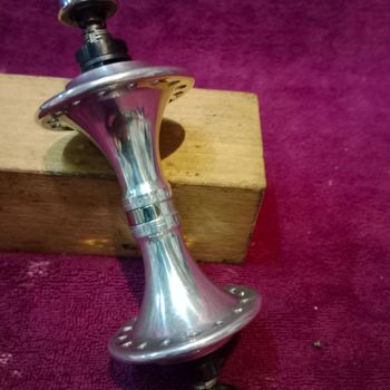Used Campagnolo Record O.R. Front Hub 32h MTB 1992 bike — image 8 of 8