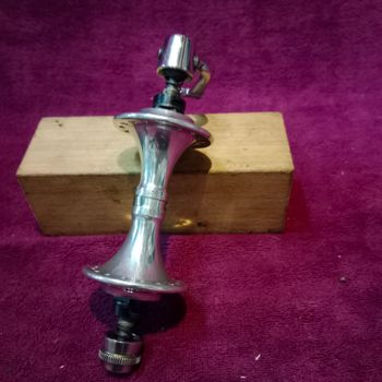 Used Campagnolo Record O.R. Front Hub 32h MTB 1992 bike — image 6 of 8