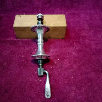 Used Campagnolo Record O.R. Front Hub 32h MTB 1992 bike — image 1 of 8