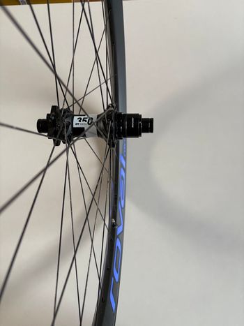 Brugt Specialized Roval Control SL VI 350 2025 bike — billede 3 af 4