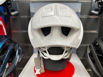 ABUS Casco Gamechanger 2.0 Pure White M bike usato — immagine 4 di 5