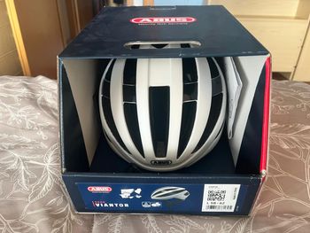 Použité ABUS Viantor Road Helmet Cycling Accessories