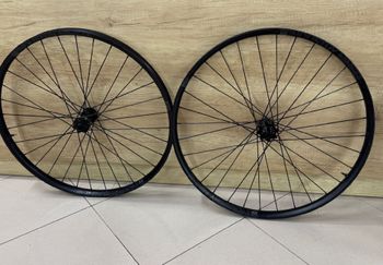 Used Industry Nine 305 HYDRA 2022 bike — image 1 of 6
