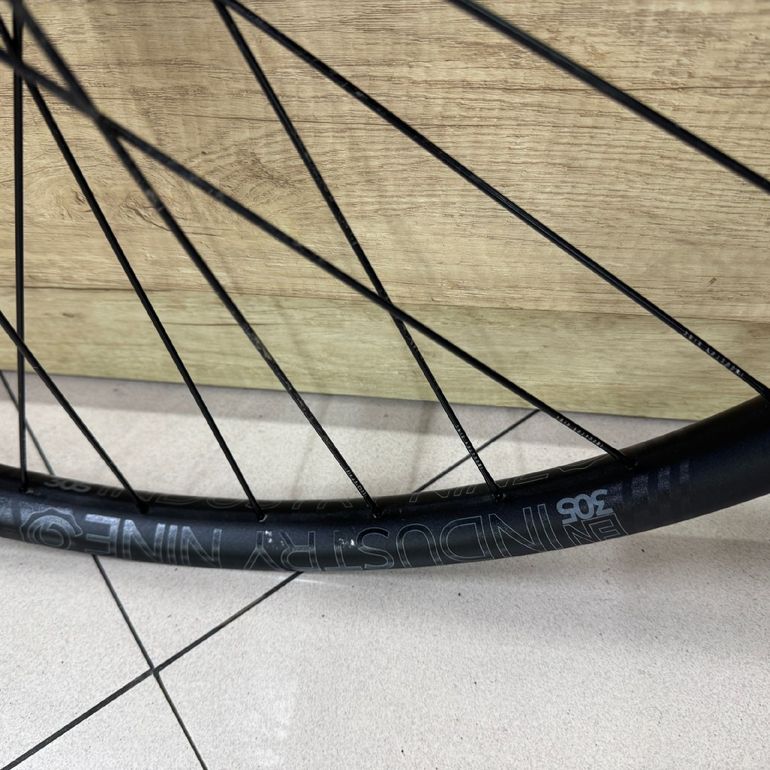 Used Industry Nine 305 HYDRA 2022 bike — image 3 of 6