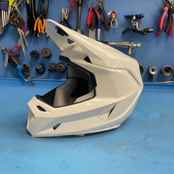 Použité Specialized dissident 2 carbon 2025 Cycling Accessories