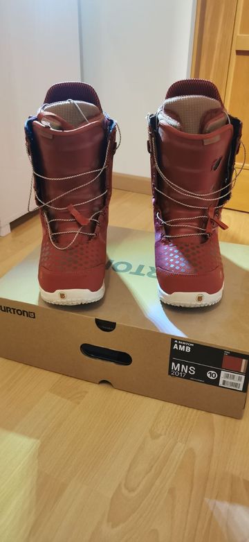 Used Burton ambush Snowboarding & Splitboarding