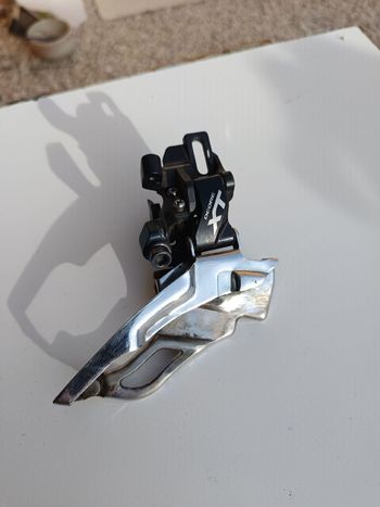 Used Shimano lot deore XT comprenant dérailleur Ar. et Av. 3x 10 vitesses et manette SLX pour pieces 2013 bike — image 3 of 3