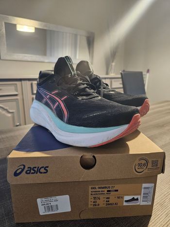 Použité Asics nimbus 27 2025 Running Shoes