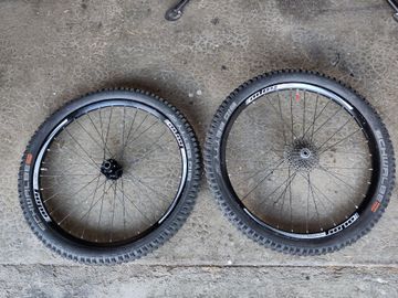 Used Hope tech dh pro4 2017 Wheels