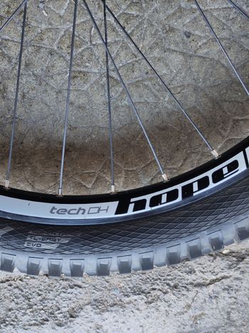 Použité Hope tech dh pro4 2017 bike — obrázek 7 z 9