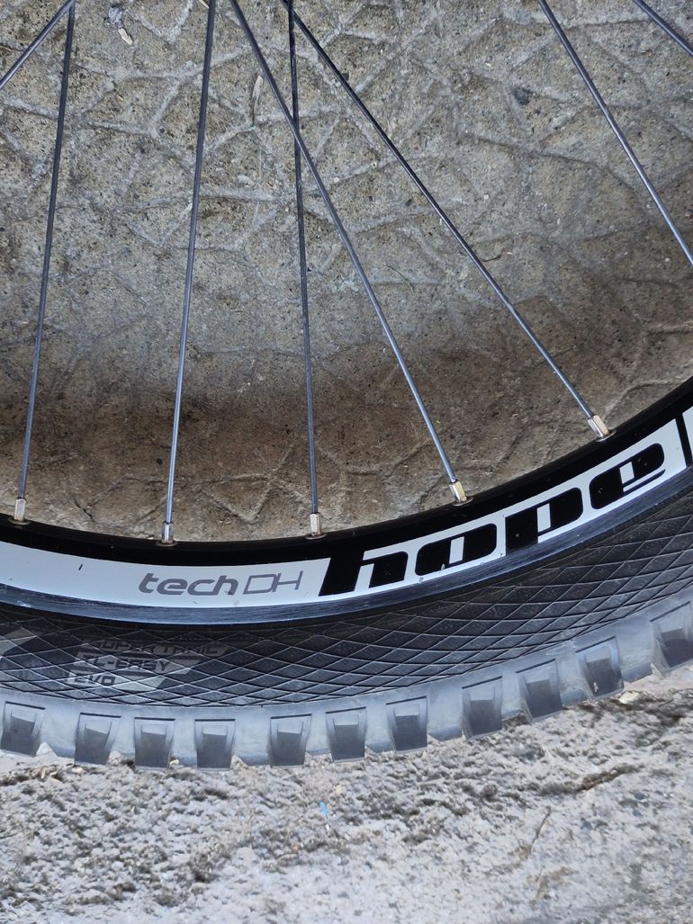 Použité Hope tech dh pro4 2017 bike — obrázek 7 z 9