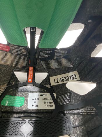 Used Lazer Jackal KinetiCore bike — image 8 of 10