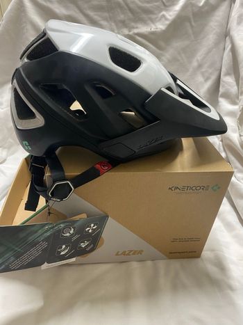 Used Lazer Jackal KinetiCore bike — image 9 of 10