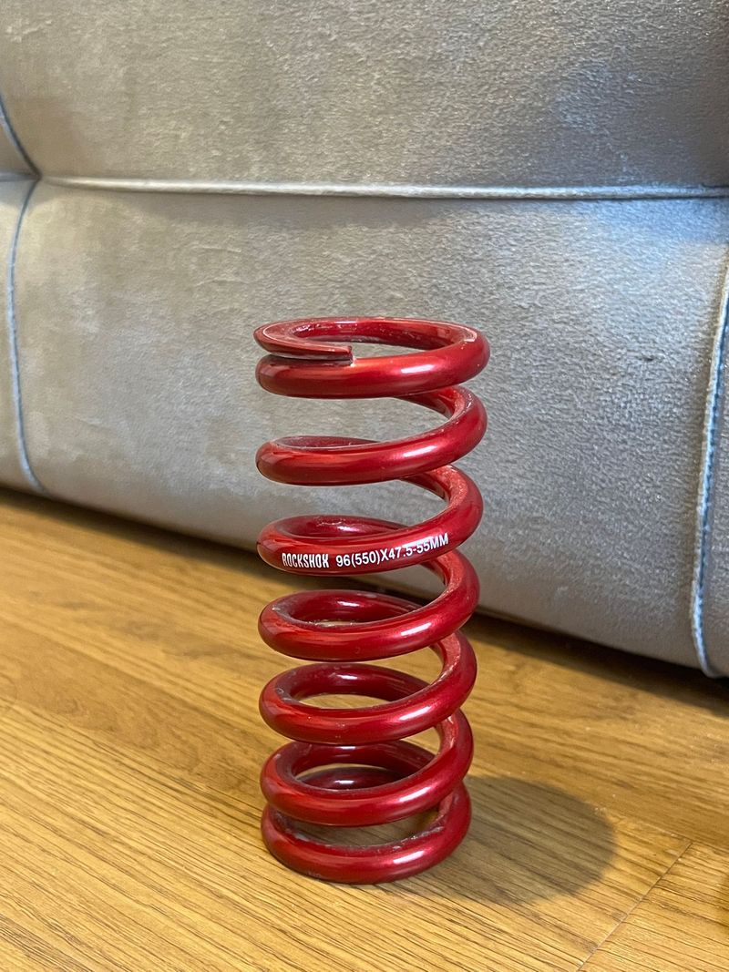 Brugt RockShox red coil (550lbs) 47, 5x55mm 2025 Rear Suspension