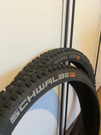 Used Schwalbe Magic Mary 29x2.40 bike — image 2 of 8