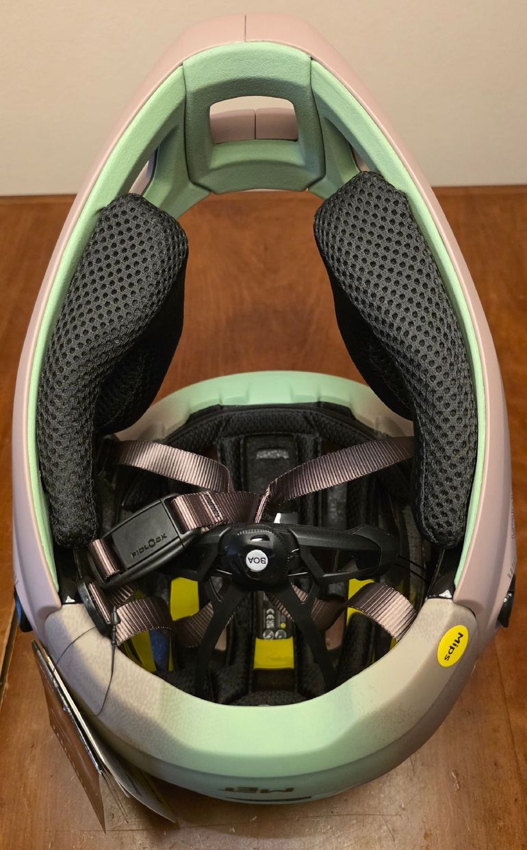 Used MET Parachute MCR 2025 bike — image 5 of 5
