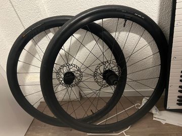 Tweedehands Giant Fondo 1 Tyres & Tubes