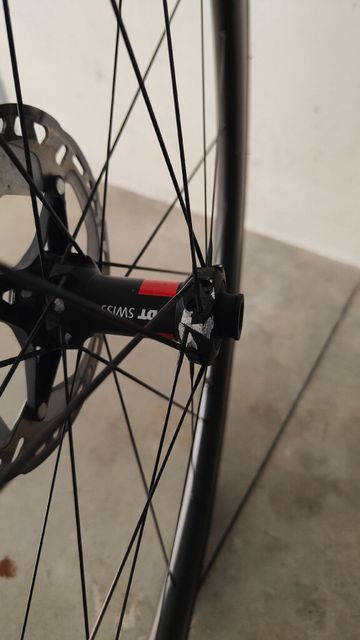 Used Dt Swiss 240 exp 2024 bike — image 3 of 6