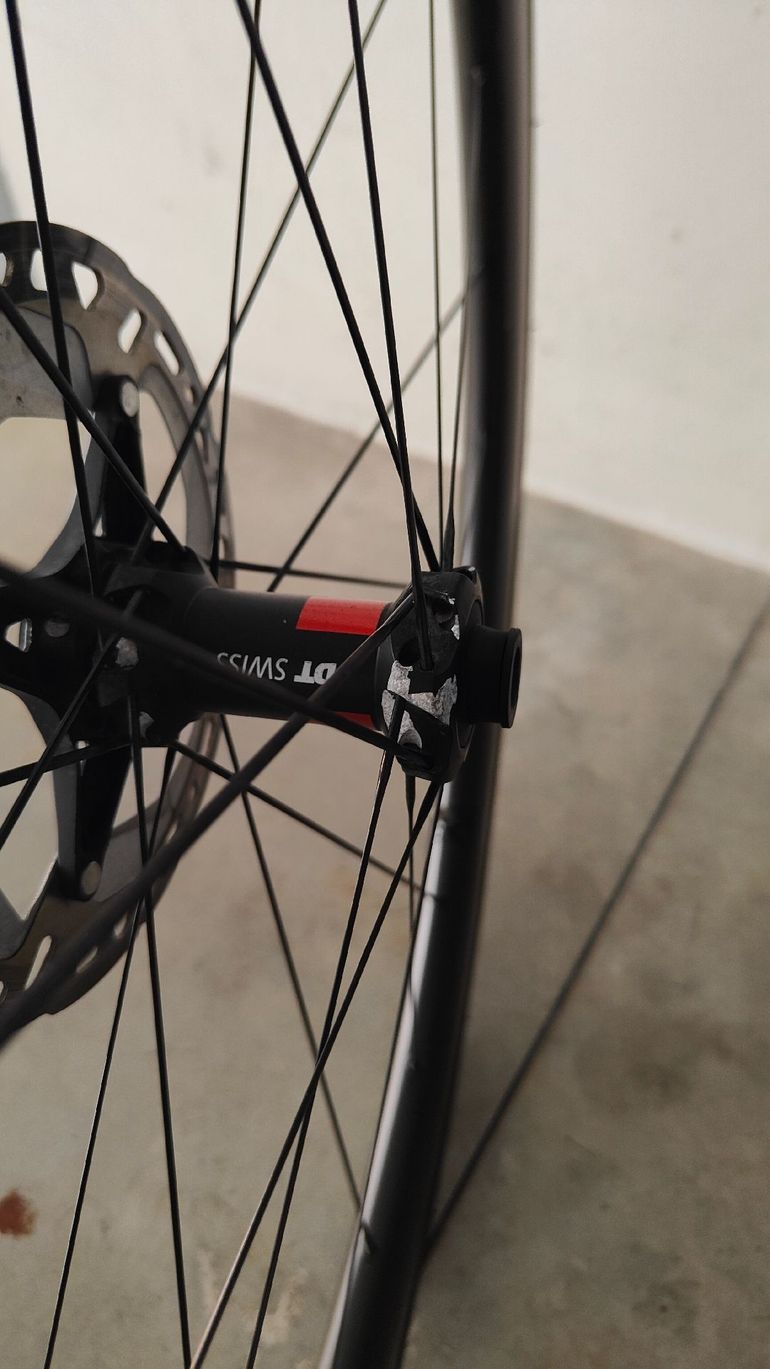 Tweedehands Dt Swiss 240 exp 2024 bike — afbeelding 3 van 6
