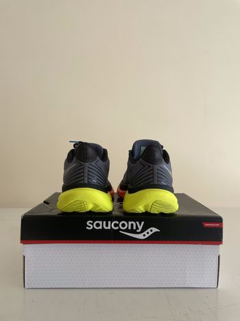 Brugt Saucony Triumph 23 2025 bike — billede 4 af 6