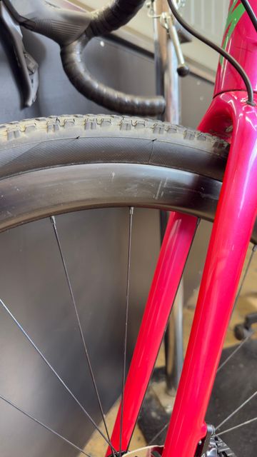 Brugt Roval c38 dt swiss 350 2025 bike — billede 9 af 9