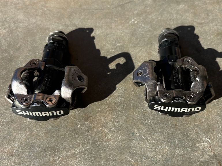 Used Shimano PD-M520 Clipless Pedals bike — image 1 of 3