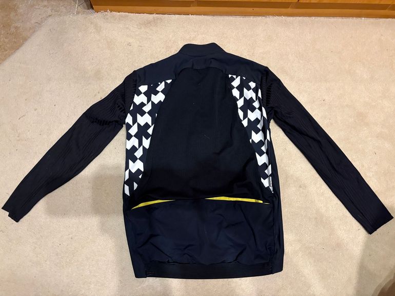 Brugt Assos Equipe RS Targa 2/3 Spring/Fall 2023 bike — billede 2 af 8