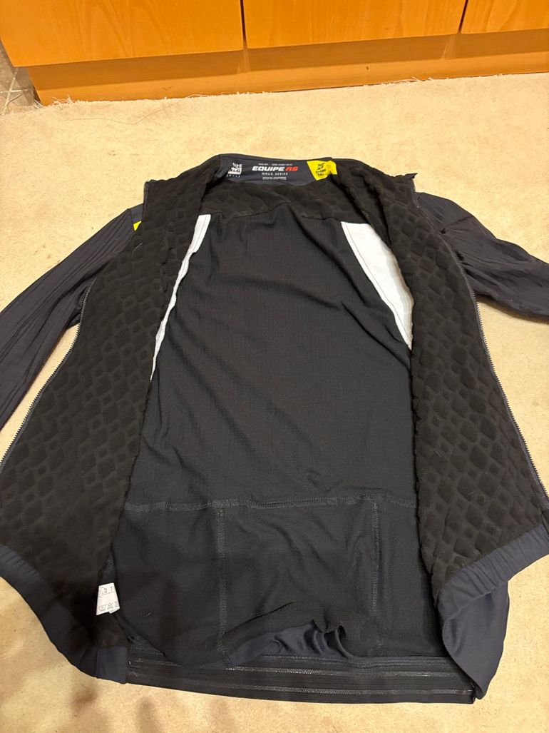Brugt Assos Equipe RS Targa 2/3 Spring/Fall 2023 bike — billede 3 af 8