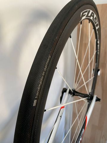 Gebrauchtes flash roue carbone avec boyaux 22 mm bike — Bild 4 von 5