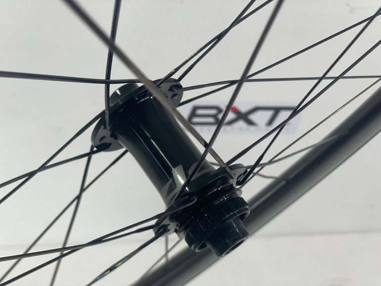 Used Zipp Zipp 303S Carbon Tubeless Disc Wheelset 2025 bike — image 5 of 5