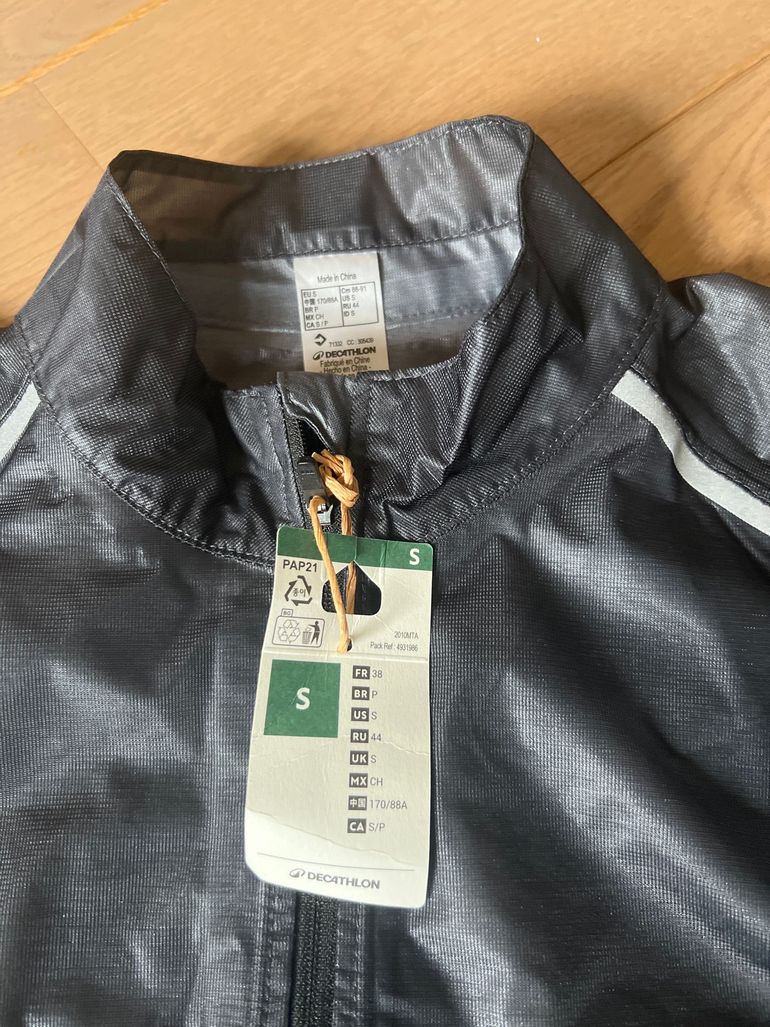 Used Van Rysel cycling rain jacket 2025 bike — image 2 of 3