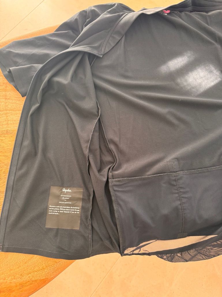 Used Rapha Men’s core lighweight jersey 2024 bike — image 3 of 3