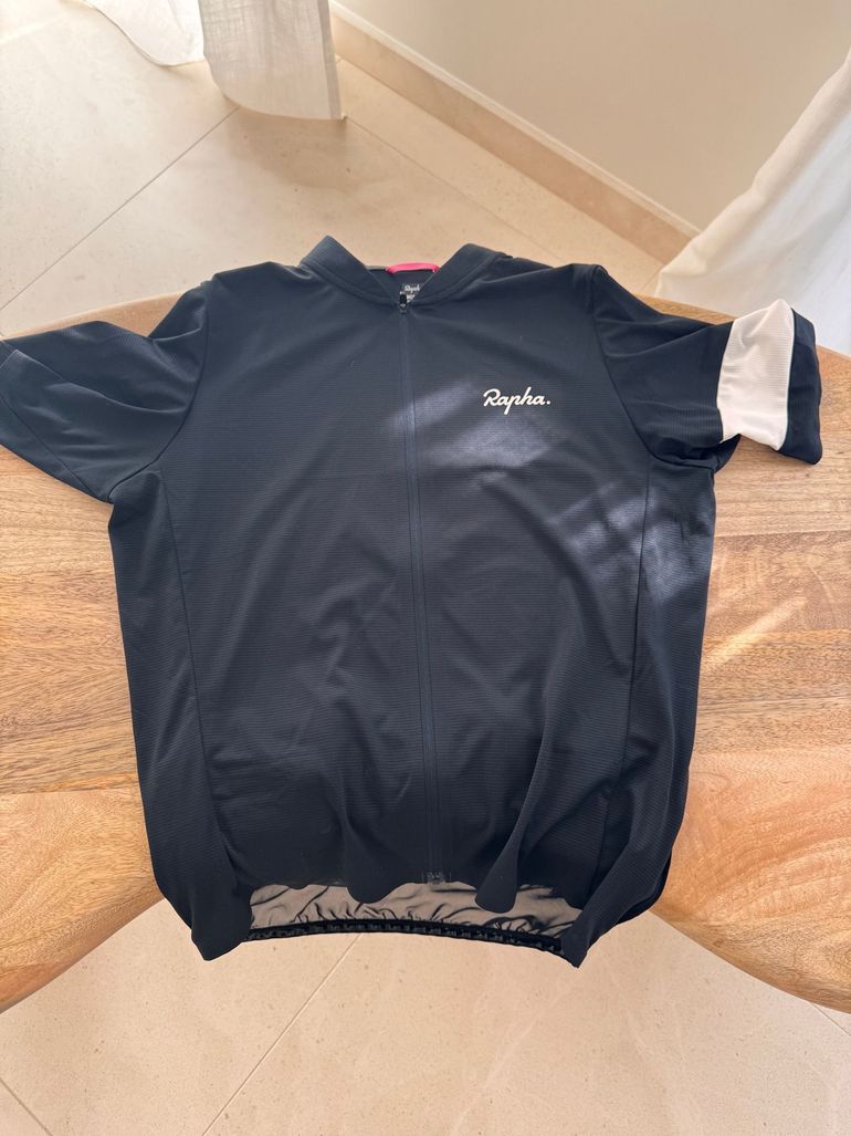 Used Rapha Men’s core lighweight jersey 2024 bike — image 1 of 3