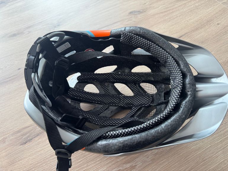 Brugt Alpina Classic Helm bike — billede 2 af 3