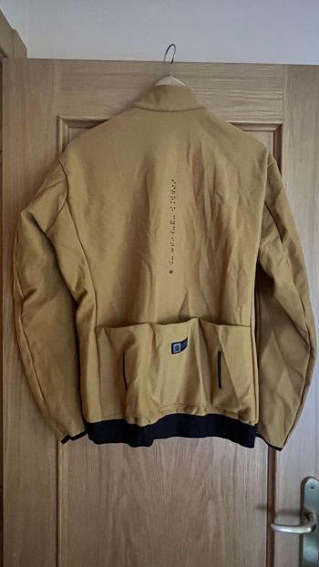 Used Siroko j3 winter jacket 2024 bike — image 2 of 4