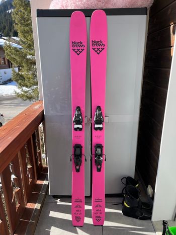 blackcrows corvus ブラッククローズ STEP」でさらなる高みへ・グラフィックが一新！｜BLACKCROWS