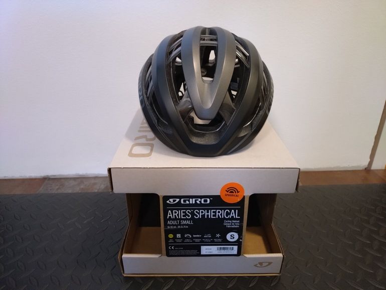 Brugt Giro Aries Spherical Helmet Small 2025 2025 bike — billede 1 af 5