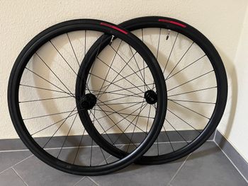 Used Dt Swiss R470 700c Wheelset 2025 Wheels