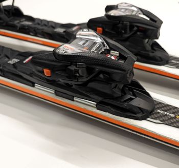 Used Blizzard Thunderbird R15 WB LTD Skis 174cm 2024 bike — image 9 of 10