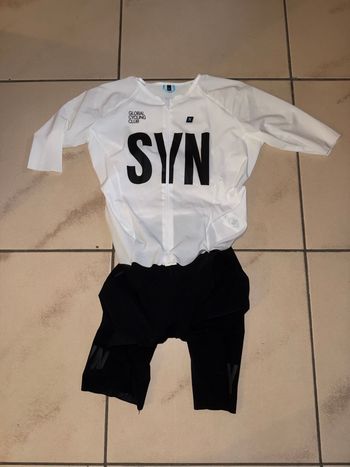 Used SYN Global Cycling Club MEN'S PRO TECH SKINSUIT (Combinaison)  BLACK-WHITE 2025 bike — image 1 of 4