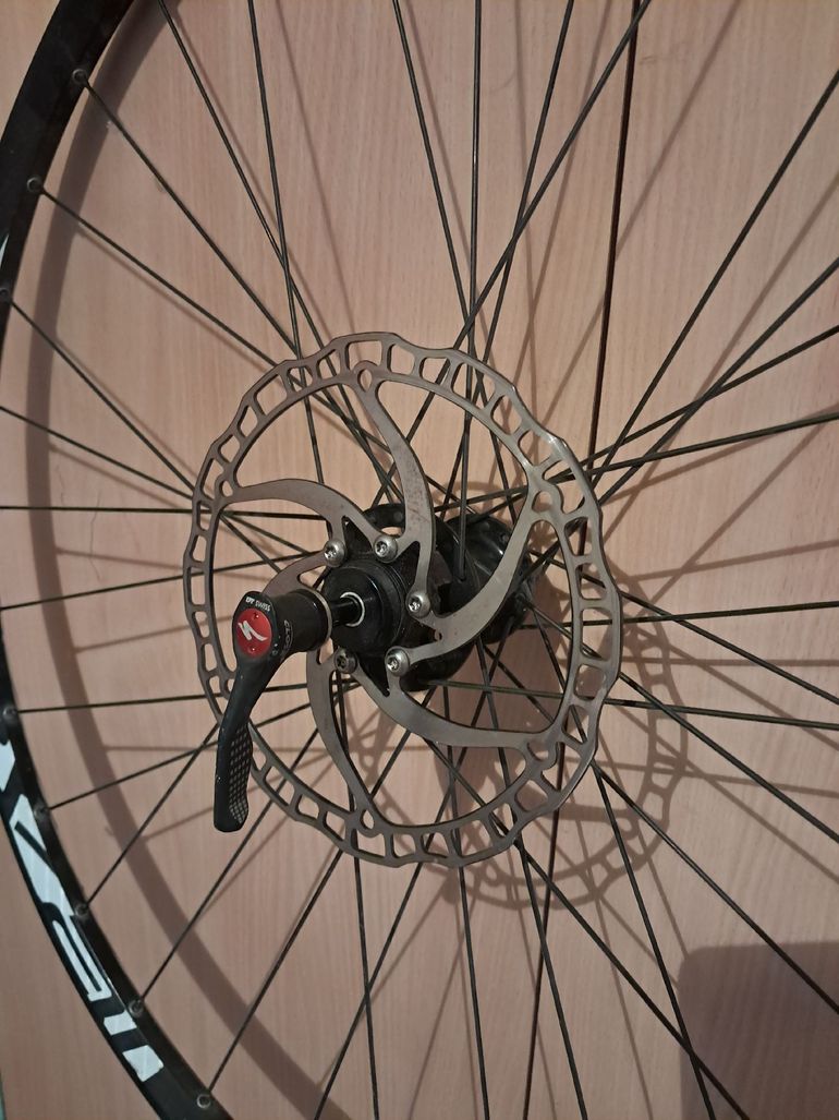 Used A2B no logo 2018 bike — image 2 of 3