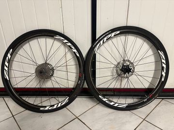 Używany Zipp 202 firecrest 2020 Wheels