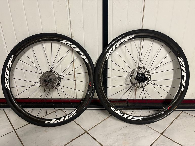 Brugt Zipp 202 firecrest 2020 bike — billede 1 af 3