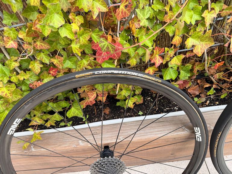 Brugt Enve 2.2 Carbon Enve hub 2020 bike — billede 8 af 8