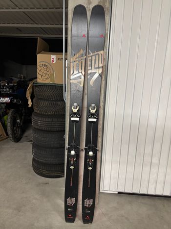 Used Dynastar legend 106 2021 Skiing & Skitouring